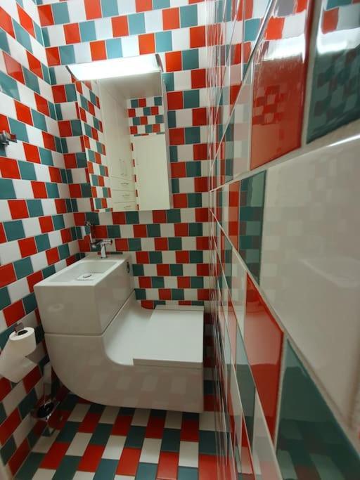 Dans Un Jardin, 3 Genève