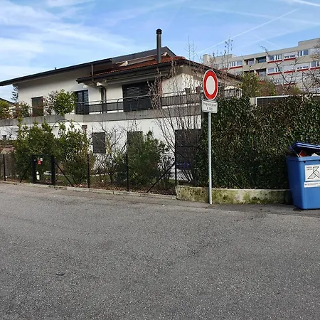Dans Un Jardin, 3 Genf