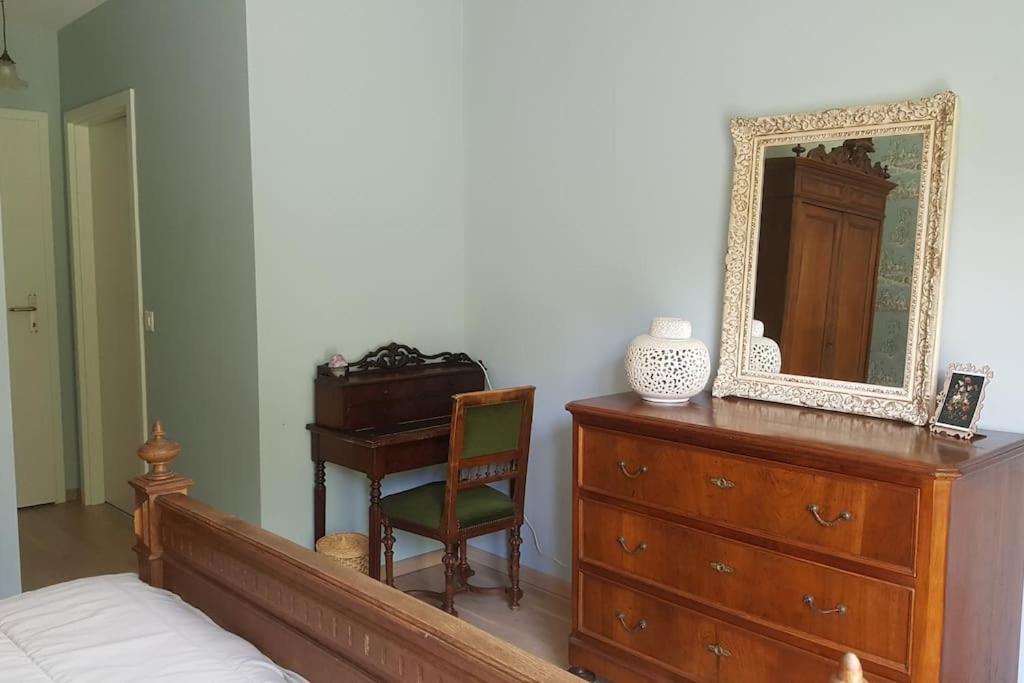 Dans Un Jardin, 3 Apartment