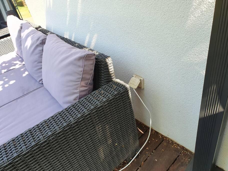 Dans Un Jardin, 3 Geneva